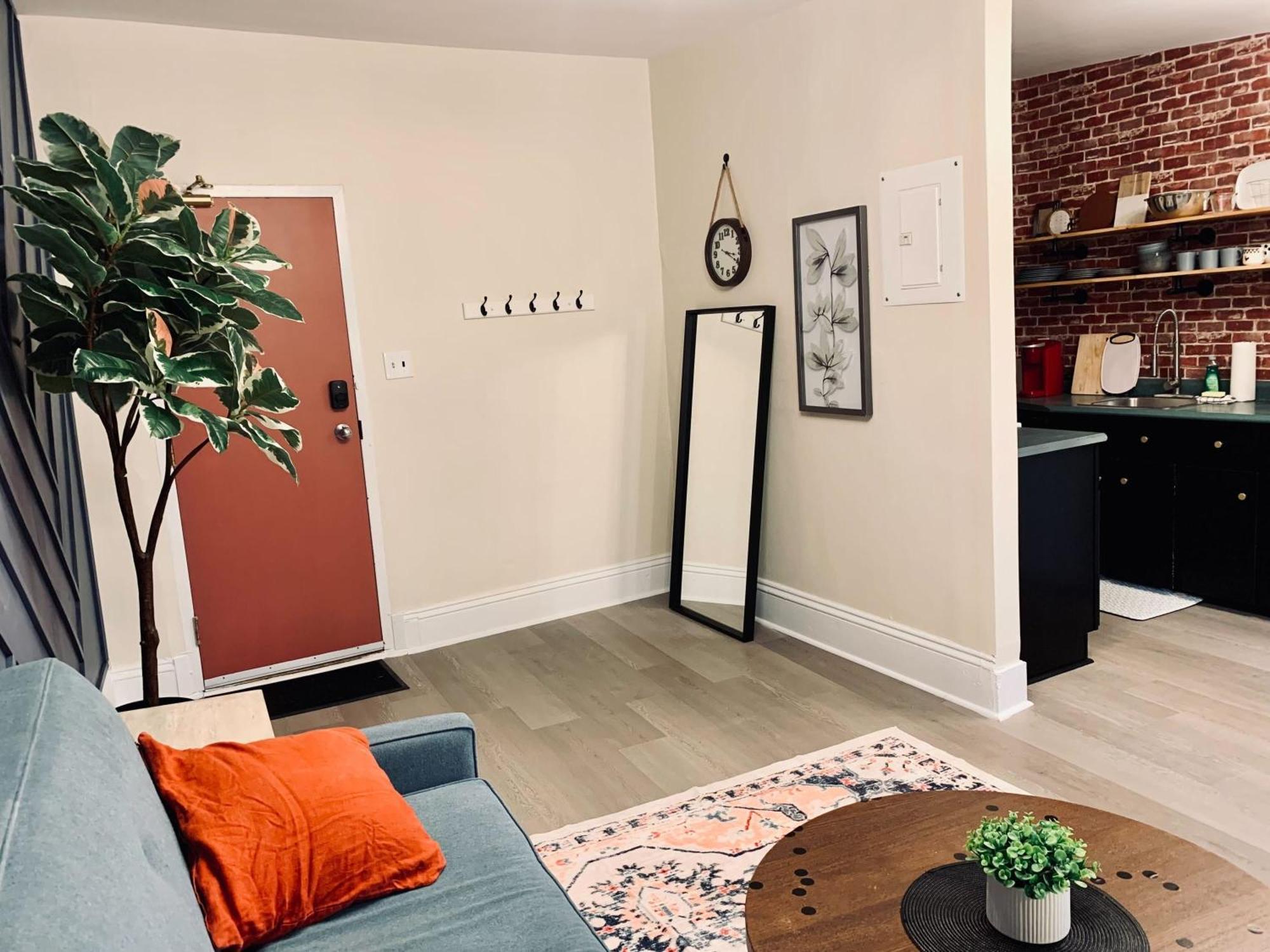 New Cozy& Stylish 2-Bdrm, Close To Downtown, Unit #3 Lägenhet Halifax Exteriör bild